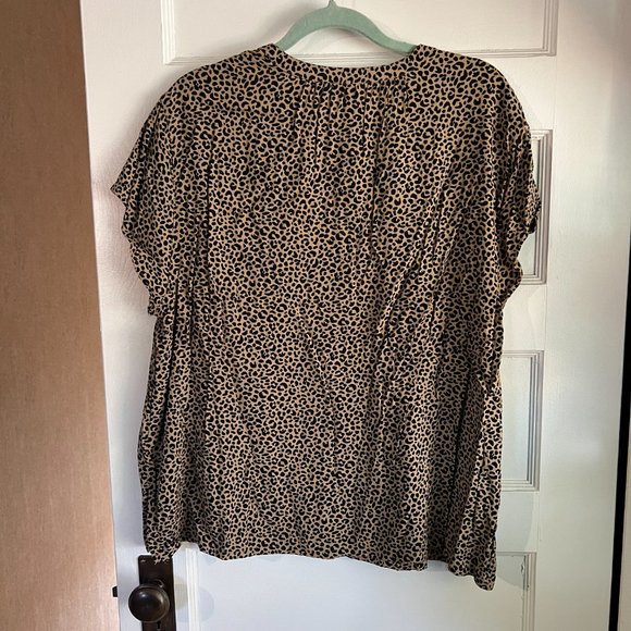 Old Navy Cheetah Print Blouse - Picture 6 of 6